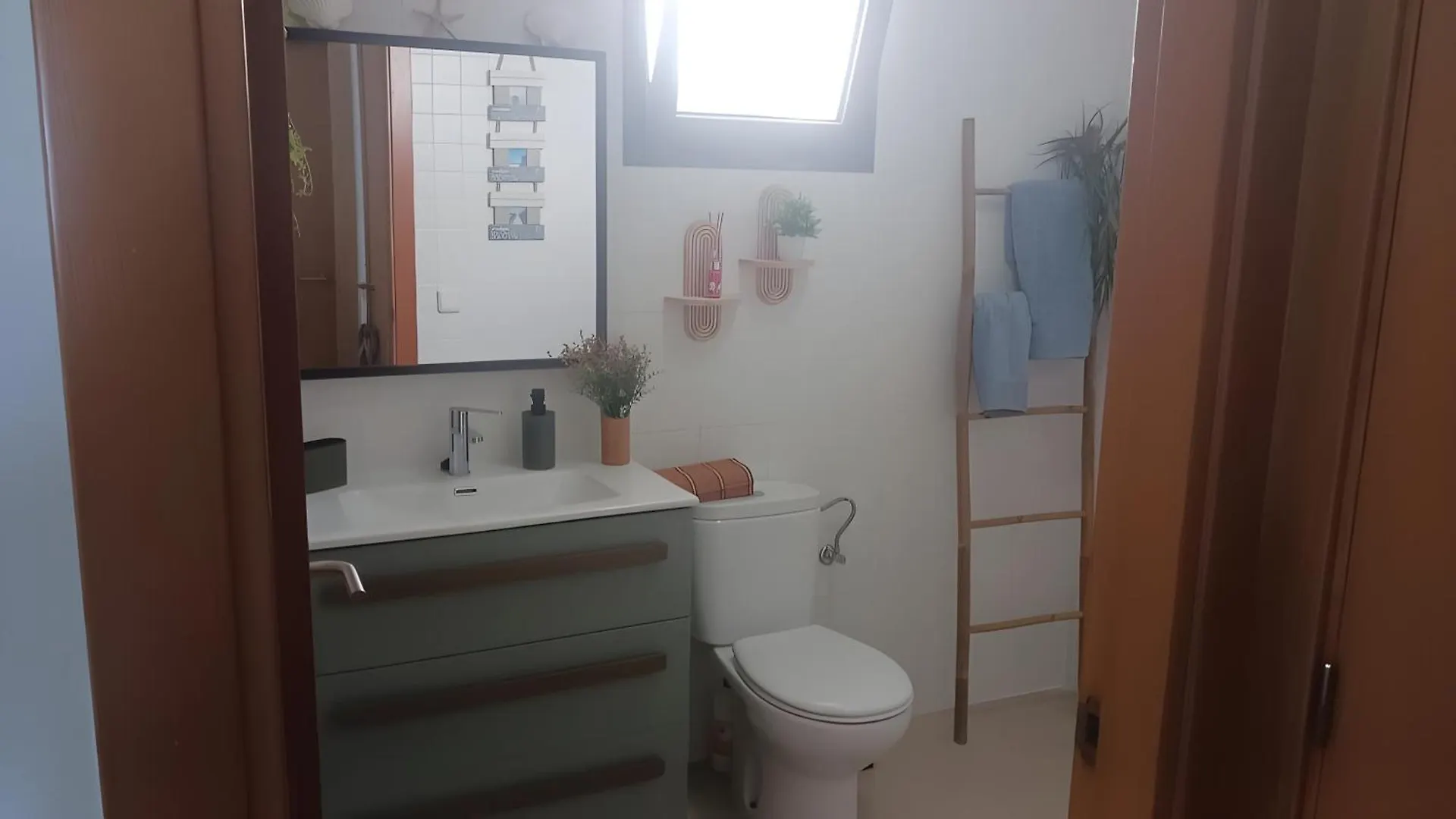 Magnifico Apartamento Frente Al Mar En Cadiz Con Plaza De Garaje Incluida 0*,  Spain